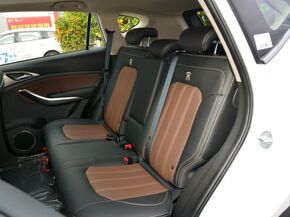 比亚迪  1.5TI 第二排座椅