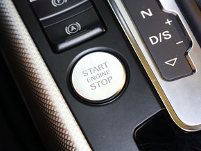 一汽奥迪 40TFSI DCT 车辆点火开关特写