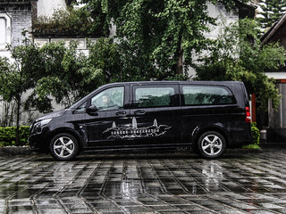 福建奔驰  2.0T 正左侧