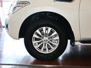 日产(进口)  5.6L 左前轮