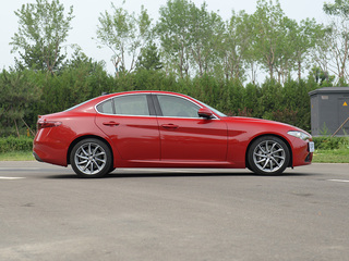 阿尔法.罗密欧  2.0T 280HP