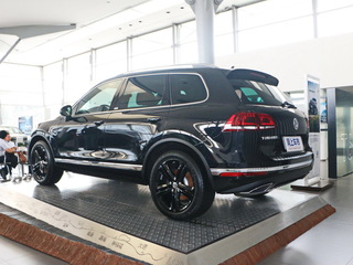 大众(进口)  3.0TSI 左后正45度