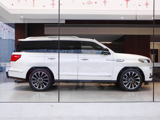 林肯  3.5T 正右侧