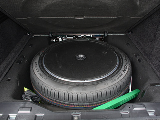 路虎  5.0 V8 SC AB 备胎整体