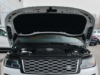 路虎  5.0 V8 SC AB 发动机舱