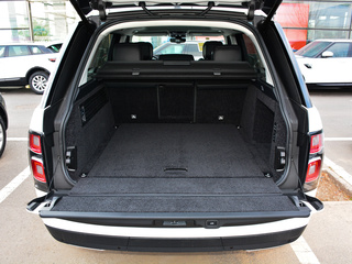 路虎  3.0 V6 SC Vogue SE 后备箱
