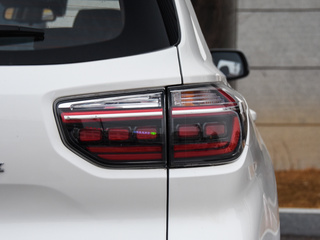 东风悦达起亚  2.0L 右后尾灯