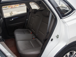 东风悦达起亚  2.0L 第二排座椅