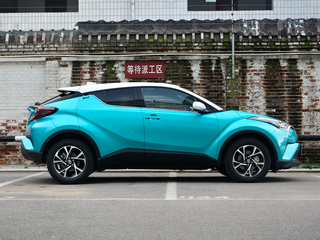 广汽丰田 2.0L 酷越豪华版 正右侧