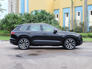 大众(进口)  3.0TSI 正右侧