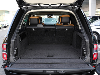 路虎  5.0 V8 SC 后备箱