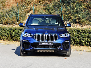 宝马(进口)  xDrive40i 尊享型 正前