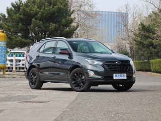 雪佛兰 Redline 550T 自动四驱捍界版RS 右前正45度