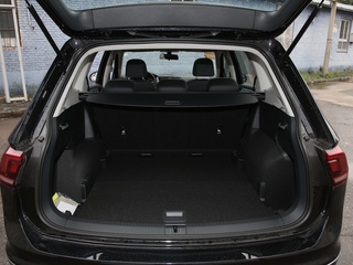 上汽大众  330TSI 后备箱