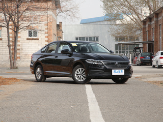 上汽大众  1.5L 右前正45度