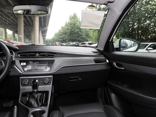 吉利汽车  UP 1.5L