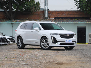   2.0T 六座四驱豪华型 右前正45度