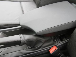 新1系 双门轿跑 局部