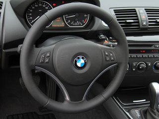 新1系 双门轿跑 局部