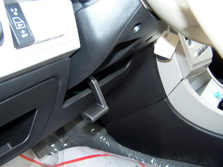 华普 海迅两厢 方向盘调节 