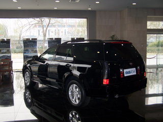 凯迪拉克 SRX 2006款 左后45度 