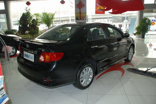 丰田 卡罗拉 右后45度 