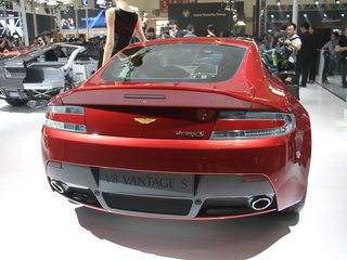 阿斯顿·马丁V8 Vantage图片
