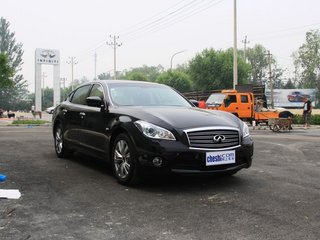 2012款 M25L 2.5L 自动 豪华版 2012款 M25L 2.5L 自动 豪华版
