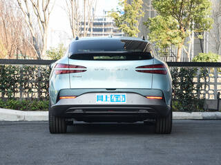 捷尼赛思GV60图片