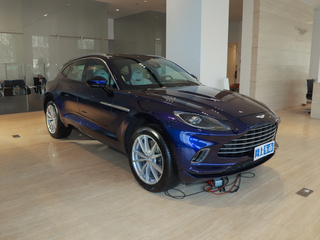 阿斯顿·马丁DBX图片