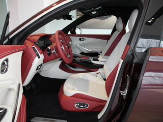 阿斯顿·马丁DBX图片