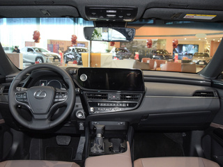 雷克萨斯ES图片