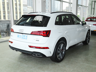 奥迪Q5L 40 TFSI 2025款 豪华动感型
