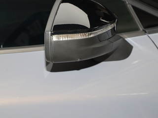 ID.UNYX 与众图片