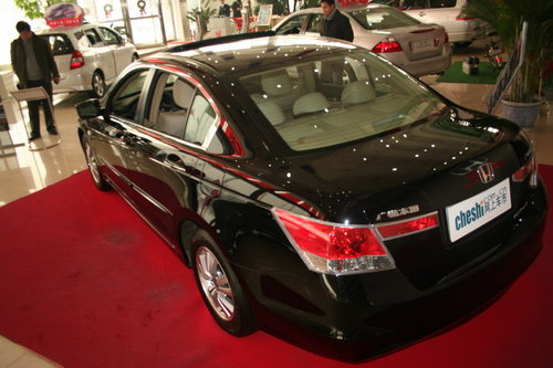 本田 雅阁 第8代 右后45度俯视 