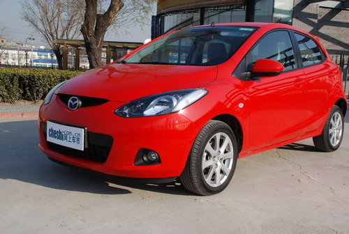 马自达 Mazda2 左前45度 