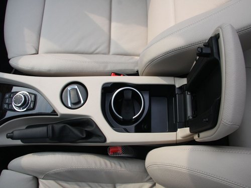 宝马(进口) X1 悦世版 局部