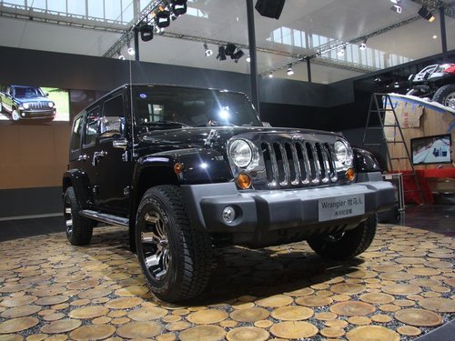 吉普Jeep 牧马人Sahara（撒哈拉）冰川纪念版