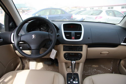 东风标致 207两厢