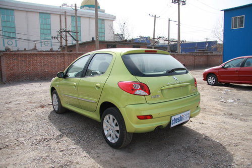 东风标致 207两厢