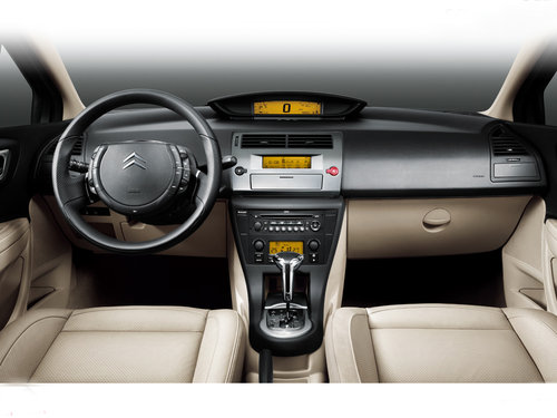 东风雪铁龙 C4世嘉三厢