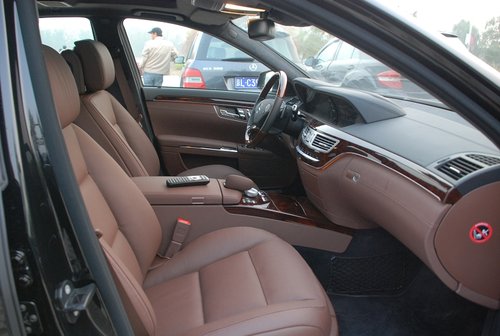 新S系 试驾局部