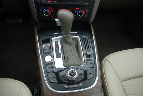 奥迪 Q5 2.0TFSI局部