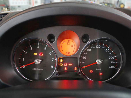 东风日产 奇骏 2010款中控