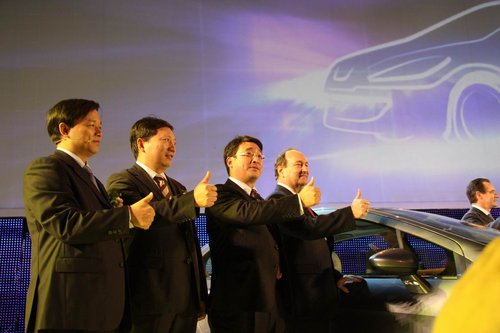 东风标致408发布会