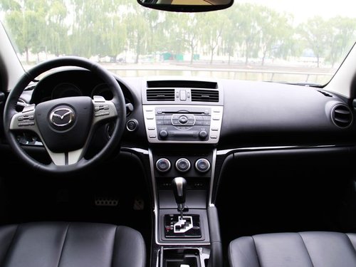 一汽马自达 睿翼轿跑中控