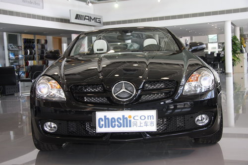 奔驰SLK350黑白限量版