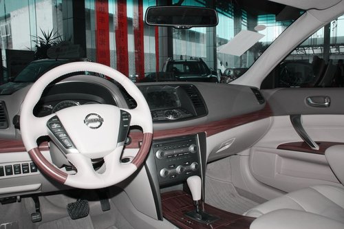 东风日产 天籁 2011款中控