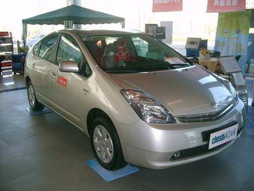 丰田 普锐斯Prius 右前45度 