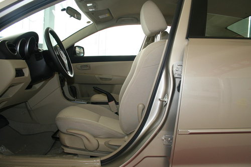 马自达 新Mazda3 驾驶席座椅 